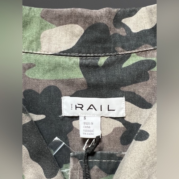 ⚡️THE RAIL⚡️Oversized Camo/Patch Jacket - Picture 12 of 12